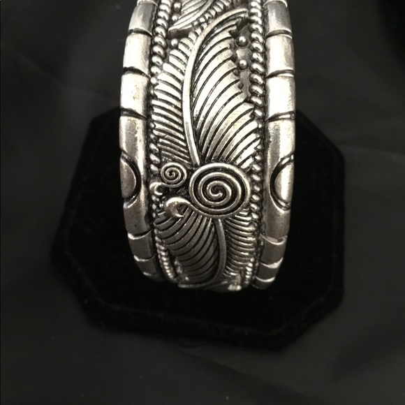 Bracelet - Picture 5 of 6